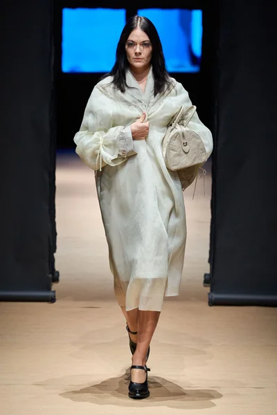 Look 23